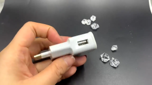 (GARANSI ORIGINAL) USBO Casan Head Charger Fast USB Charger 5V 2.0A for Smartphone - U90EWE - White