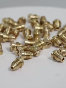 Đầu Phun Bọt Chính Xác 0.9-1.4mm Có Lưới Lọc Dùng Được Cho Nhiều Loại Máy Rửa Xe Áp Lực Cao 3000 PSI
