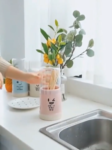 กล่องเก็บตะเกียบ กล่องเก็บช้อนส้อม มีฝาปิดกันฝุ่น น่ารัก ที่วางช้อนส้อม chopsticks storage box