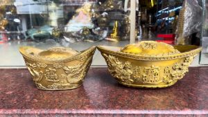 Thỏi vàng bằng đồng phong thủy cỡ to 2 cỡ bé: DxRxC 20x13x11cm 12kg và to: 26x16x10cm 2.4kg
