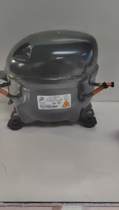 คอมเพรสเซอร์ DONGPER R600A รุ่น K270CY ของแท้ใหม่ 100% เหมาะสำหรับตู้เย็นขนาดใหญ่/ตู้แช่/ตู้โชว์/ตู้ม่านลม เข้ากันได้กับ WANSHENG/GMCC พร้อมตัวเก็บประจุสตาร์ท แถมฟรีตัวกรองและวาล์วทางเดียว แทนที่ EMBRACO