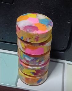 สบู่อัดก้อนกลูต้า สมุนไพร ผลไม้ขนาดก้อน100หรัม กลิ่นหอมๆฟองเยอะ