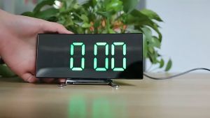 Curve Digital Alarm and Office Clock 12-24 Battery Powered USB Powered LED Green/ Jam Loceng LED Digital Petak
