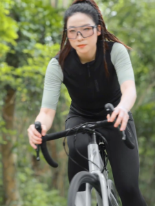 WOSAWE Phụ nữ đạp xe Jersey chống nắng thoát thở UPF50 + áo sơ mi tay ngắn xe đạp thể thao