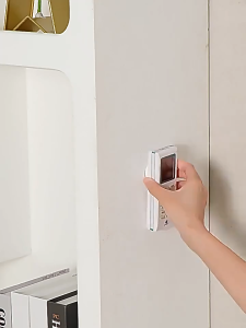 ตะขอแม่เหล็กติดผนัง ใช้งานง่าย แบบไม่ต้องเจาะ มีแรงแม่เหล็กในตัว ใช้สำหรับแขวนรีโมท เหมาะสำหรับใช้ในบ้าน