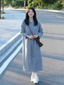 ชุดเดรสถักสีเทาพร้อมฮู้ดสำหรับผู้หญิง ชุดฤดูใบไม้ร่วงและฤดูหนาว ชุดเดรสยาวทรงเอแขนยาวสีเทา ชุดทำงานสีพื้น