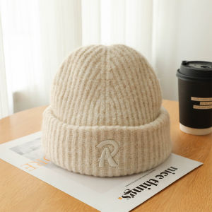 Korean Style Easiest for Match Khaki Knitted Hat Girls Winter Warm Wool Hat Casual Minimalist Letter Pullover Hat Men