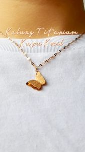 Kalung Anak Cewek Titanium Anti Karat Kupu Kecil Korea Bonus Kotak Perhiasan - Lovelybutik