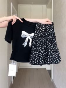 ชุดเดรสสองชิ้นสุดเก๋สำหรับผู้หญิงในช่วงฤดูร้อน สไตล์เกาหลี ชุดลำลอง ชุดกระโปรงสั้นสุดเก๋สำหรับสาวๆ ชุดกระโปรงสุดเก๋สำหรับสาวๆ