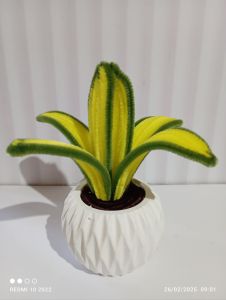 Bunga kawat bulu + pot semen putih hiasan interior souvenir
