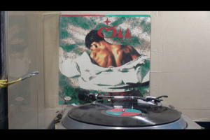 1 แผ่นเสียง 12นิ้ว r61 อั๋น แผ่นNM ริ้วรอยบาง เสียงรบกวนน้อยนิดไม่มีรอยลึก แผ่นล้างสะอาดแล้ว ปกVG++มีตำหนิขอบนิดหน่อย ขอบไม่ขาด สันไม่ทะลุ