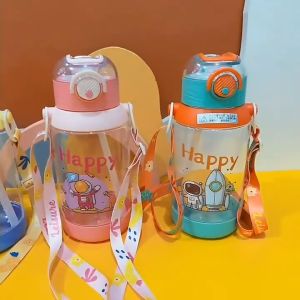 ดำเนินการดูแลสุขภาพเด็ก - กระติกน้ำเด็กฝากดหลอดพร้อมสายสะพาย ขวดพลาสติกไททั้นเบา และทนทาน กระติกน้ำพกพา ขวดน้ำหัดดื่มเด็ก ขวดน้ำไปโรงเรียน