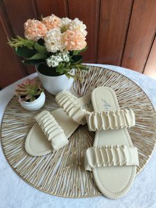 Sandal teplek kerut ban2 / Sandal flat terbaru / Sandal teplek wanita terbaru / Sandal teplek wanita korea / Sandal wanita murah / Sandal teplek wanita kekinian / Sandal cewek