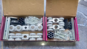 Bánh xe cửa lùa 4 bánh và 8 bánh tím bánh xe cửa lùa nhôm kính các loại cửa lùa cửa trượt