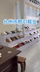 ali รองเท้าแตะครึ่งหัวตุ๊กตาสำหรับเด็ก 2024 ฤดูใบไม้ร่วงและฤดูหนาวใหม่รองเท้าแตะผ้าฝ้ายเด็กผู้ชายที่อบอุ่นขายส่ง