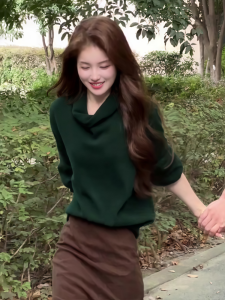 Retro Green Long Sleeve Half High Neck Sweater Womens Style 2025 Autumn Korean Atmosphere Slimming Top Casual Knitted Soft