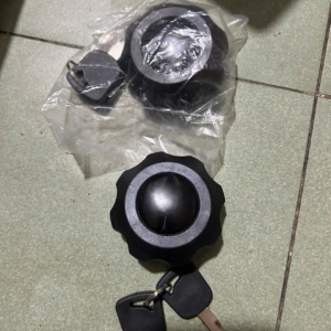 Nắp dầu/nắp nhiên liệu/nắp thùng dầu/nắp bình dầu xe tải hyundai EX8 hàng thay thế giá 1 cái.MST00