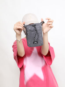 Mini Vertical Mobile Phone Bag for Girls Summer 2025 New Leisure Walking Crossbody Bag High Value Small Bag Youth Nylon Material