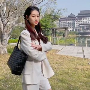 KATHLIER Leather Large Capacity Shoulder Bag: Your Ultimate Travel Companion