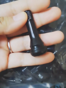 [Fast Delivery] 100pcs TR-414 Snap In Rubber Valve Stems TR414 Tyre Tire Valves with Caps for Car Motorcycle