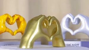 Scandinavian style heart-shaped resin abstract handmade love doll office home decorations