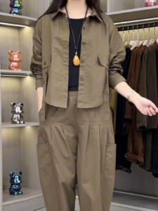 ชุดทำงานลำลองสองชิ้นสีพื้นสไตล์ใหม่ฤดูร้อนปี 2025 ชุดแฟชั่นไซส์ใหญ่หลวมๆ ชุดแฟชั่นเทรนด์ใหม่