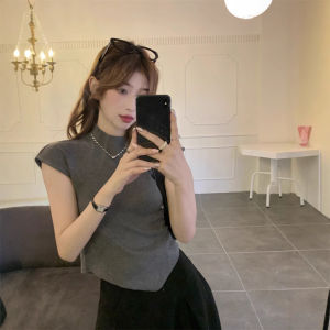 เสื้อสเวตเตอร์ถักแขนสั้นทรงเข้ารูปสำหรับผู้หญิง ทรงเข้ารูป คอปกสูงครึ่งตัว ทรงเข้ารูป ทรงเข้ารูป ฤดูร้อน 2025 เสื้อชั้นในลายไม่สมมาตร