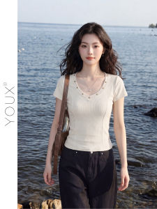 YOUXIANG | Áo Thun Cổ V Tay Ngắn Slim Fit
