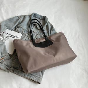 Large Capacity Travel Handheld Tote Bag Fashionable Waterproof Yoga Bag Simple Single Shoulder Fitness Bag for Casual Use