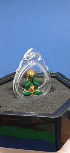 众人敬仰之森林派百岁圣僧龙婆滿知名圣物必打小立尊(取名为随心而富)知名的圣物已包好精美防水壳FamousValuable RareMaster Lp Moon pidta udom chok(Rich anytimesanywhere)