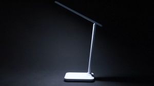 Đèn học để bàn đọc sách học bài chống cận thị 3 chế độ sáng dễ dàng gấp gọn mang theo kết nối với cổng sạc USB/ổ cấm điện