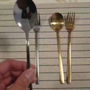 ชุดช้อนส้อม สแตนเลส สไตล์เกาหลี หนาพิเศษ ยาว 21ซม. ไม่เป็นสนิม