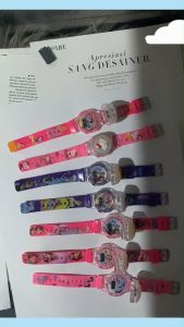 Jam Tangan Anak Cewek Digital dengan Karakter Kartun & Lampu LED - Tali Plastik Warna-warni