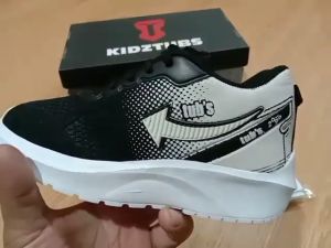 Sepatu Sekolah Anak Laki Laki Perempuan Sepatu Warna Hitam Murah Tali Perekat Rekat Kecil Tanggung Umur 6-10 Tahun PAUD TK SD SMP SMA Kelas 1 2 3 4 5 6 7 8 9 0-KIDZTUBS1408040624