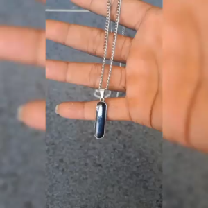 Kalung Rantai Pria Titanium Premium dengan Liontin Batu Hitam Elegan | Aksesoris Fashion Cowok Keren | Anti Karat & Tidak Luntur | Gaya Maskulin Modern