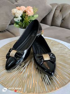 sepatu flat shoes wanita black / sepatu flat shoes sekolah 01 / sepatu flat shoes korean style / sepatu flat shoes wanita terbaru kekinian / Sepatu wanita / flat shoes pita / sepatu sekolah cewek