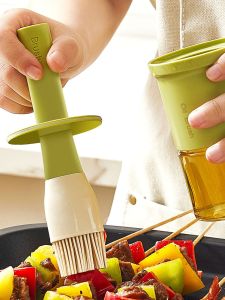 Food Grade Silicone Oil Brush with Bottle Integrated BBQ Brush Kitchen Cooking Utensils High Temperature Resistant Oil Brush