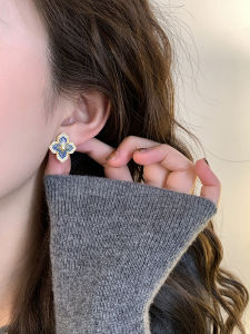 Elegant S925 Silver Needle Enamel Triangle Shape Fashionable Universal Womens Earrings Luxury Light Luxury Versatile Trendy