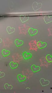 Twosister เลเซอร์ 4 ลาย เพื่อความสวยงามตัวฉายเลเซอร์แอลอีดีขนาดเล็กของตกแต่ง ไฟเลเซอร์ YX-04