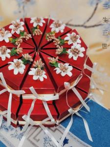 Creative round Wedding Cake Table Top Candy Box Engagement Red Popular Marriage Sweet Box Retro Chinese Style Card Paper
