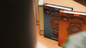 Al Quran Al Hafiz Semua Ukuran Alquran Hafalan Cepat Hard Cover Jaket Resleting 3 Blok Warna Penerbit Cordoba Quran Al-Hafiz A4 A5 B6 A6 Besar Sedang Tanggung Kecil Saku Al Hafidz Smard Al-Hafidz Hafidz/Hafizah Hufaz Tahfidz New Promo Terbaru Sleting HC