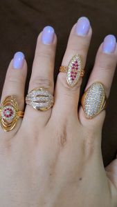 Cincin Wanita Oval Bunga Tengah Berlian Titanium & Emas