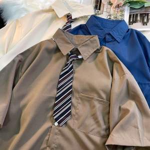 เสื้อเชิ้ตแขนสั้น ทรงหลวม ขนาดใหญ่ มี 3 สี สไตล์วินเทจ สำหรับผู้ชาย มีปลายทาง