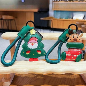 Creative Leather Santa Claus Pendant Keychain Cute Cartoon Exquisite Leather Bag Pendant Christmas Gift