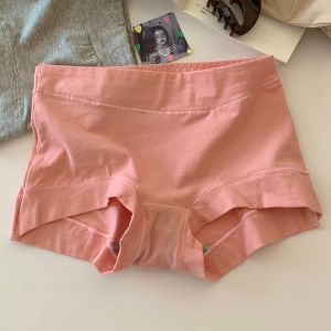 กางเกงชั้นในผู้หญิงเอวกลางทรงสี่เหลี่ยมแบนผ้าฝ้ายแท้ไร้ตะเข็บ กางเกงชั้นในทรงสี่เหลี่ยมสีพื้นสำหรับผู้หญิง ป้องกันแบคทีเรีย ทรงใหม่ 2025