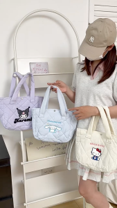 🍉 คอลเลคชั่นใหม่ กระเป๋า งานลิขสิทธิ์แท้ ผ้าร่ม Fluffy พร้อมลายปัก มีซิปปิด ด้านในมีช่องแยกของ ขนาด 26.5×20 cm