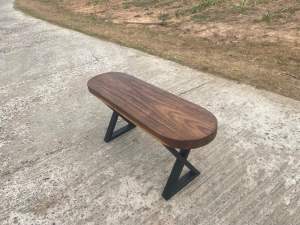 โต๊ะกลางพฤกษ์ ขาเหล็ก โต๊ะกลางห้องรับแขก โต๊ะกลางห้องนั่งเล่น โต๊ะกลางห้องสมุด ผลิตจากไม้จริง เก้าอี้แคปซูล เก้าอี้คาเฟ่ เก้าอี้วินเทจ ม้านั่งไม้แผ่นเดียว ขาโต๊ะ X-Model Modern Loft สีดำด้าน หน้ากว้าง 30-40 ซม.