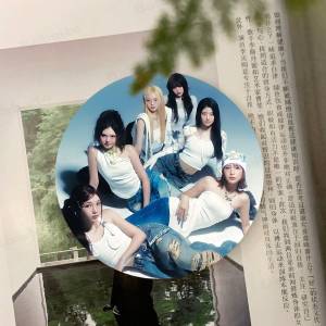 K-KiiiKiii Girl singing dancing group Coaster Wooden Drink Tray Suitable for Restaurants and Coffee Shops Easy To Wash and Clean
