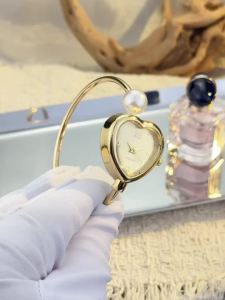 New Bracelet-style Open Design Pearl Love Quartz Watch Delicate Heart Shape Portable Womens Watch New Style