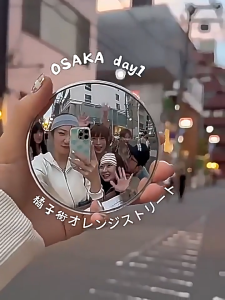 SG [In Stock] Reflective Travel Selfie Mirror Reflective Handheld Compact Round Mirror Travel Convex Mirror 9.5 cm